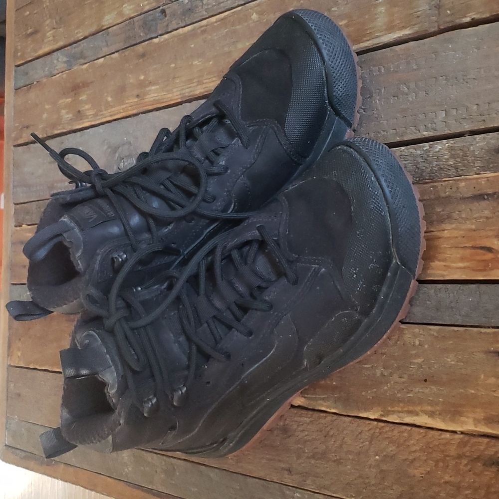 Women's waterproof high top vans